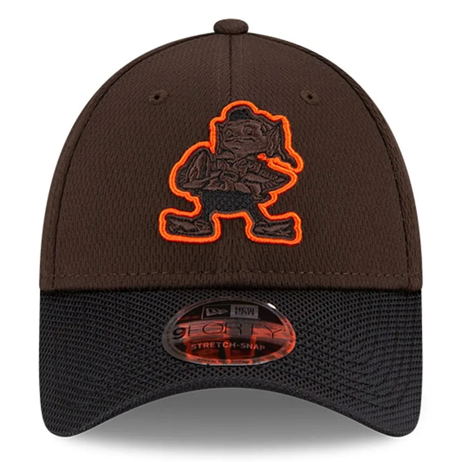 Cleveland Browns New Era 2021 NFL Sideline Road - 9FORTY Snapback Adjustable Hat - Brown/Black