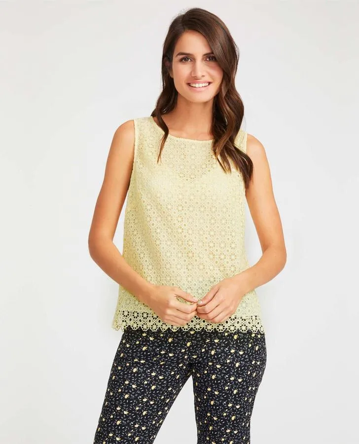 Short Sleeve Daisy Lace Top